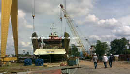 47m_LCT_Landing_Craft_for_sale_2.JPG (1993705 bytes)